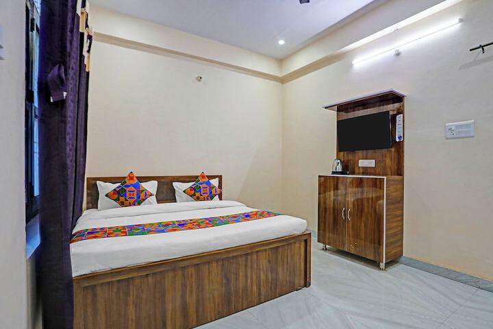 Room 16 of 33