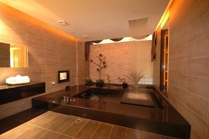 Room 41 of 49
