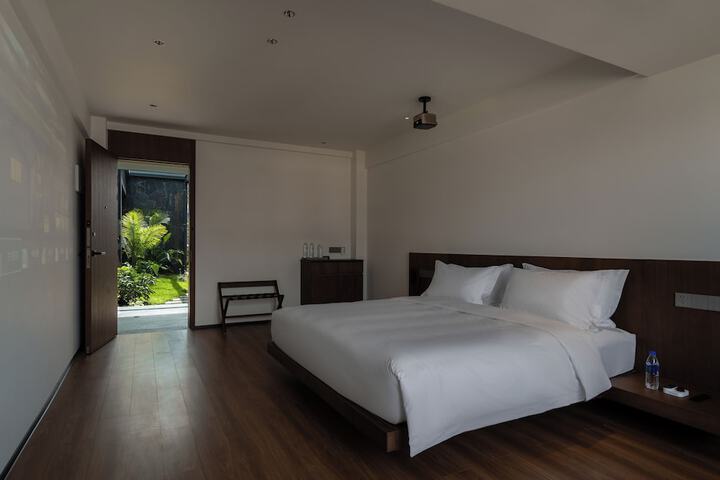 Room 74 of 86