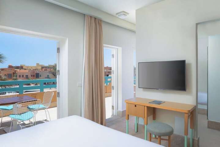 Room 16 of 60