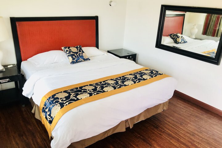 Renovated Kingbed (16 of 38)