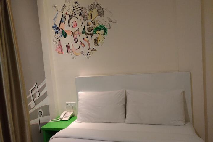 Room 20 of 38