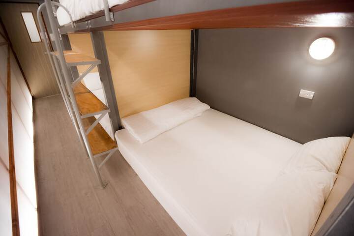 Room 14 of 68