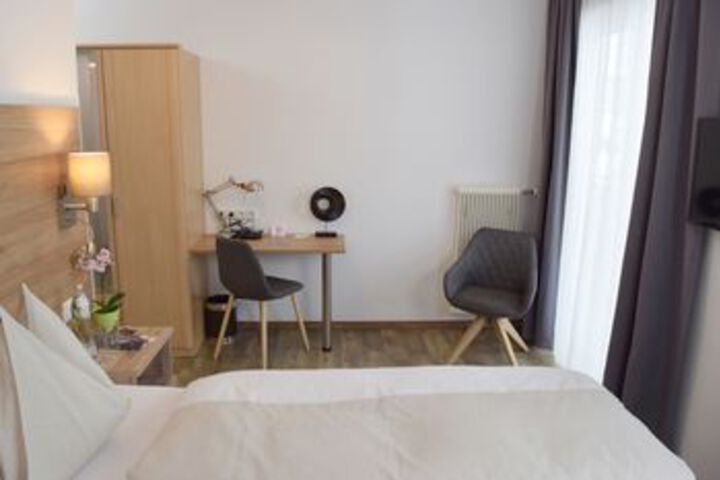 Room 74 of 136