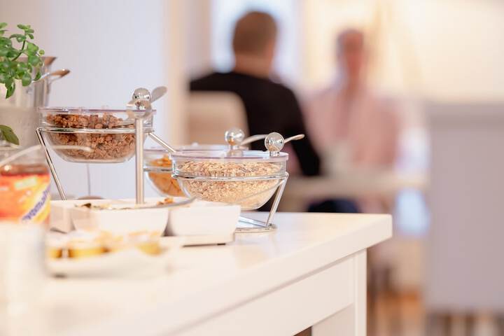 Dining 44 of 78