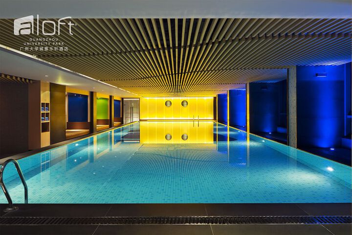 Pool Hotel