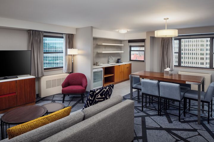 Room 15 of 77