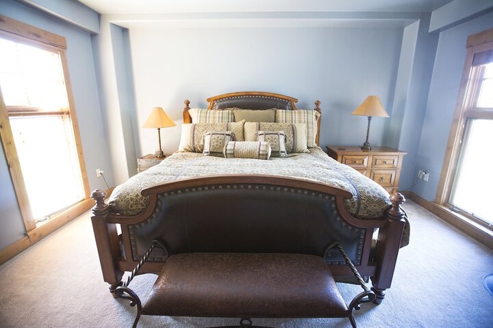 Room 26 of 174