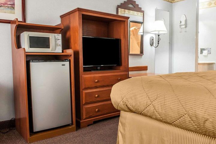 Room 11 of 20