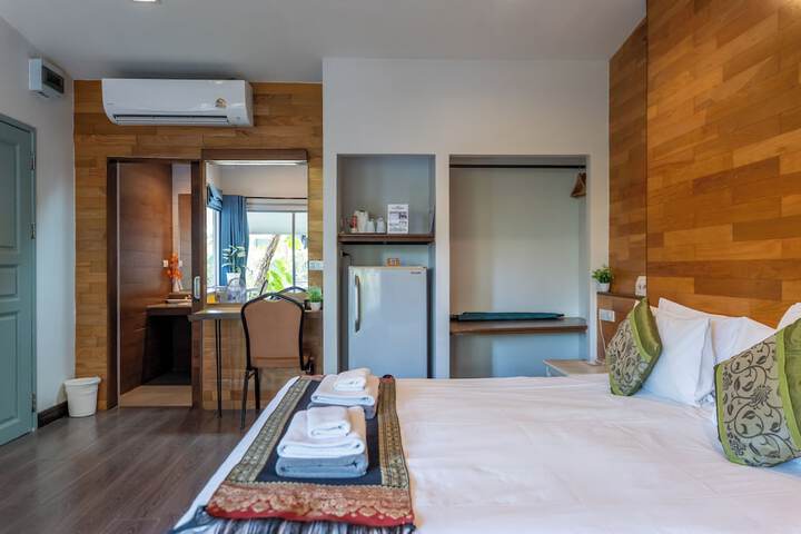 Room 27 of 49