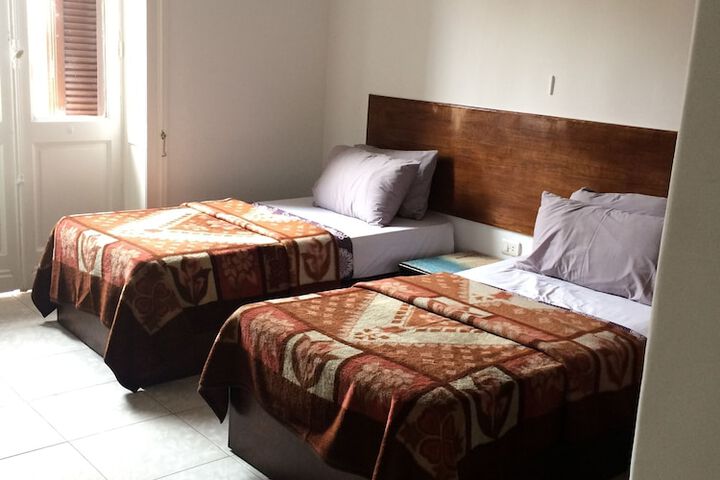 Room 11 of 25
