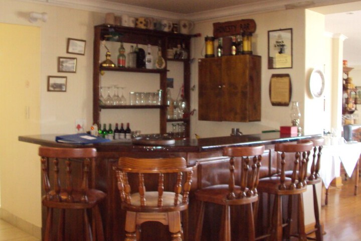 Lounge 148 of 198