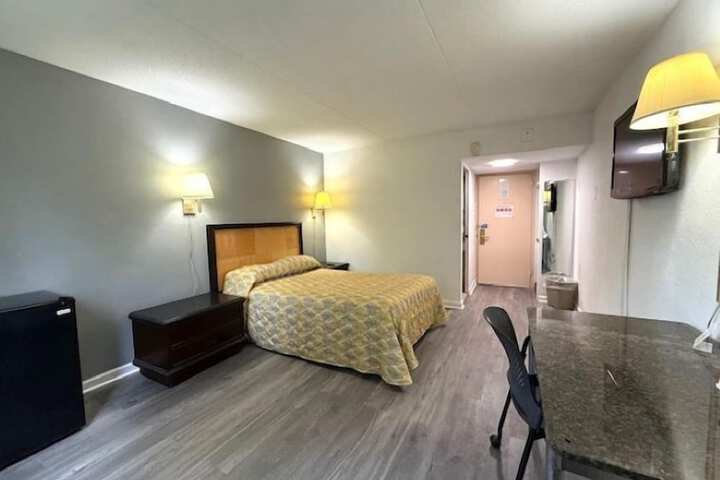 Room 7 of 23