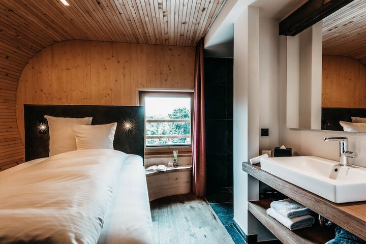 Room 12 of 60