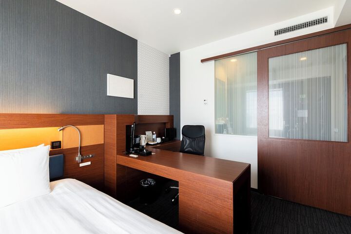 Room 3 of 56