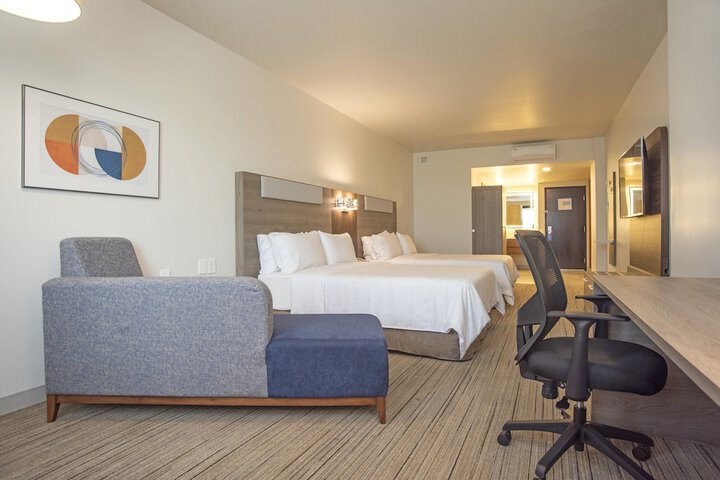 Room 5 of 65