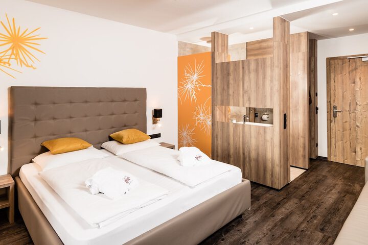 Room 6 of 22