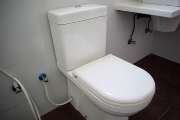 Room 8 of 25