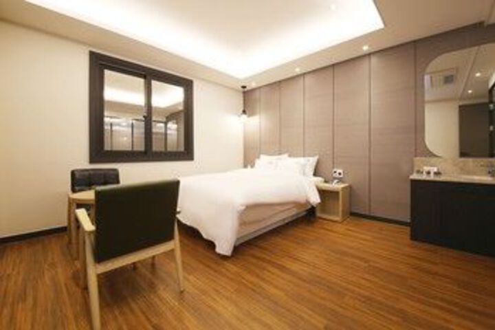 Room 19 of 27