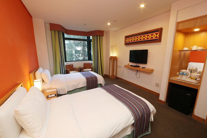 Room 8 of 37