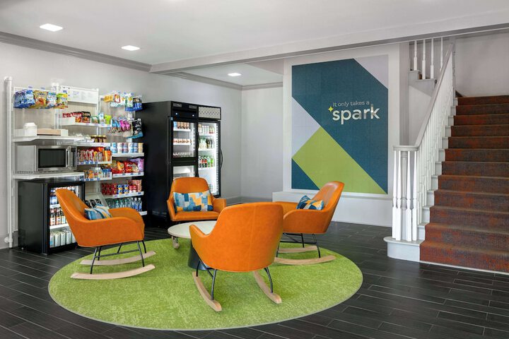 Entrance & Lobby