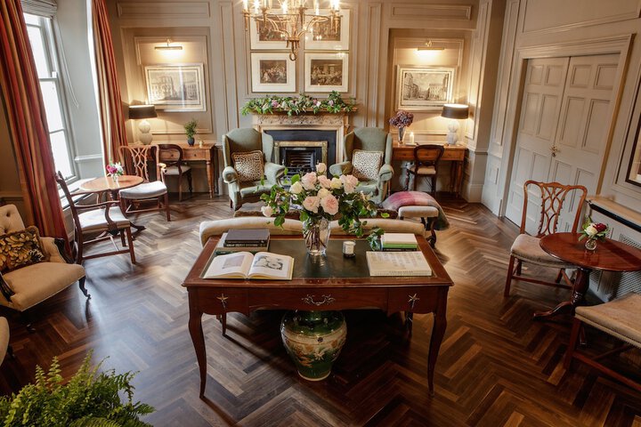 Entrance & Lobby