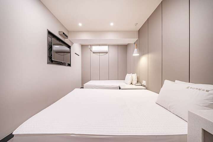 Room 26 of 53