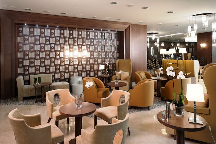 Lounge 67 of 101
