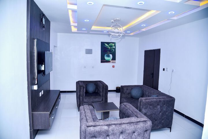 Room 16 of 30
