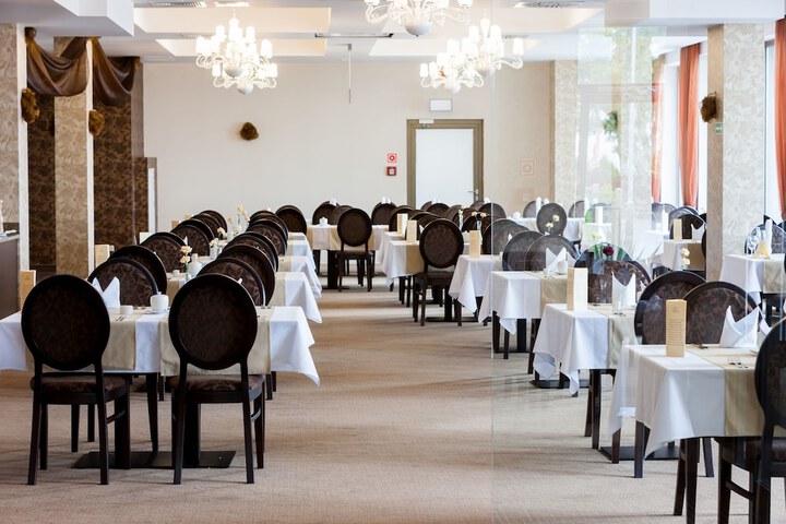 Dining 41 of 51