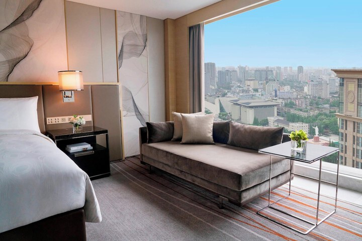 Room 20 of 94