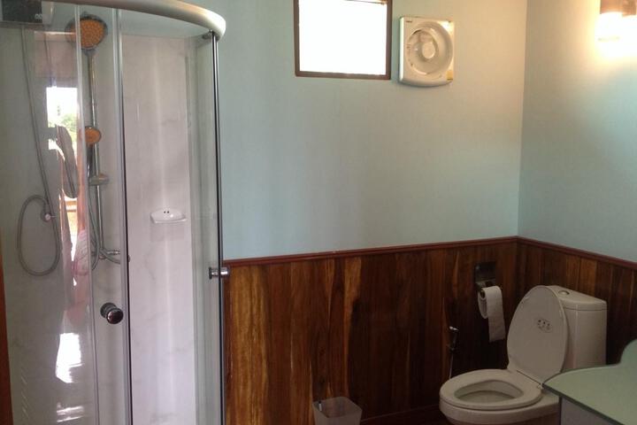 Room 1 of 7
