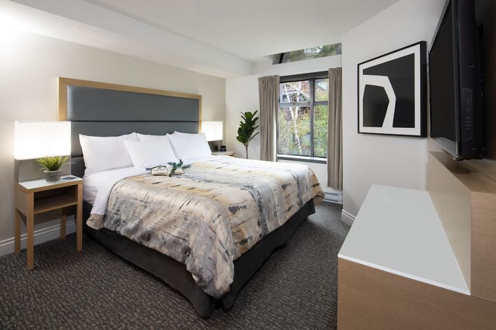 Room 4 of 73