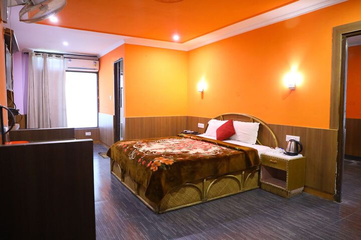 Room 10 of 43