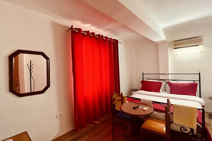 Room 21 of 74