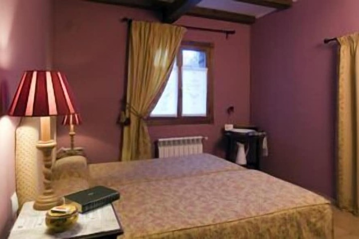 Room 13 of 36