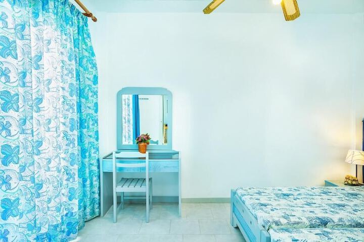 Room 17 of 43