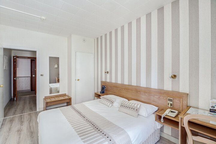 Room 5 of 54