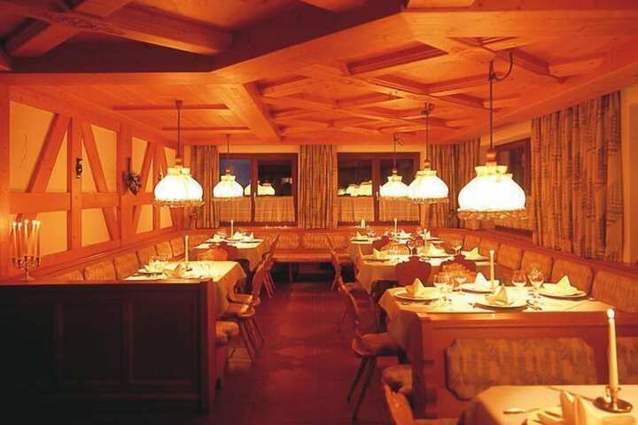 Dining 16 of 23