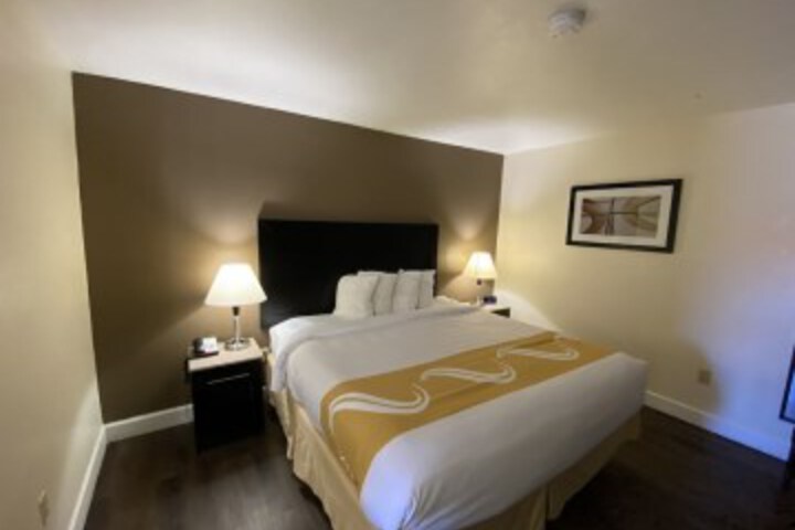 Room 12 of 22