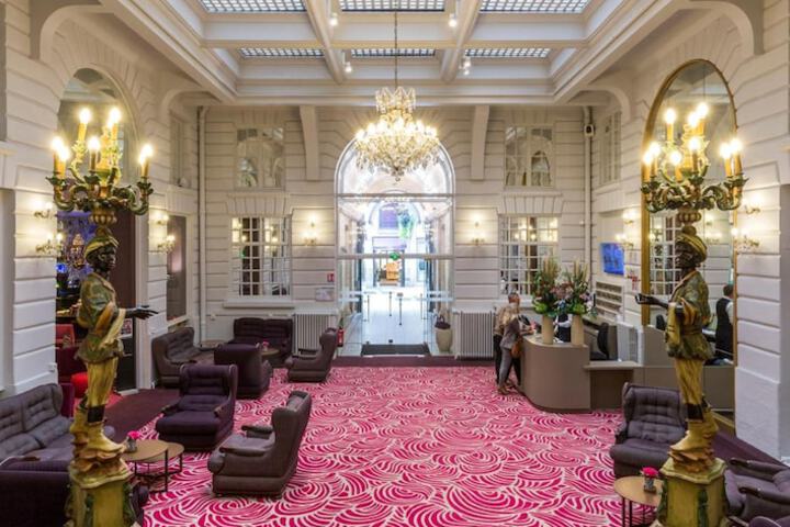 Hotel Lobby