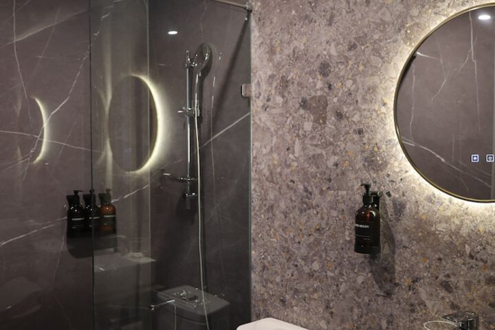 Room 21 of 22