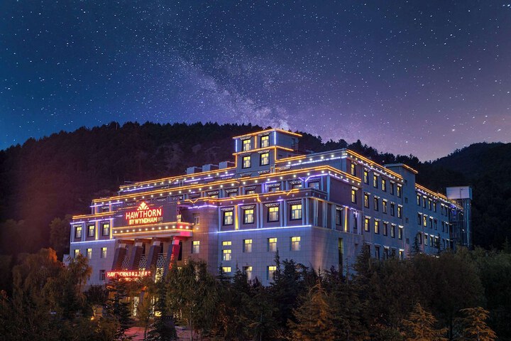 Exterior of Hawthorn by Wyndham Shangri-La Old Town