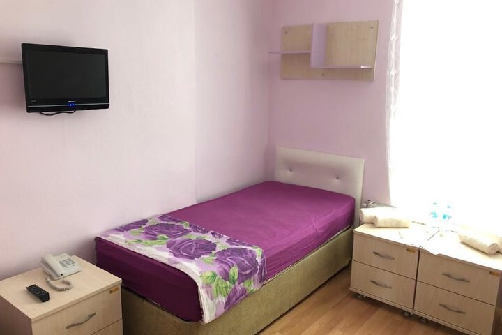 Room 9 of 27