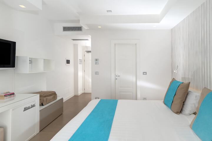Room 12 of 75
