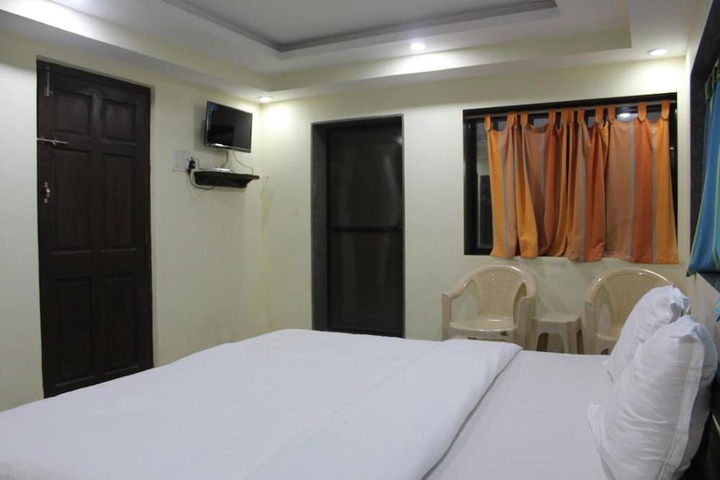 Room 12 of 50