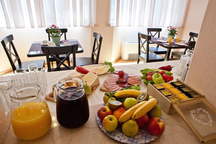 Breakfast/Coffee Service 55 of 71
