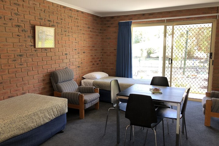 Room 9 of 32