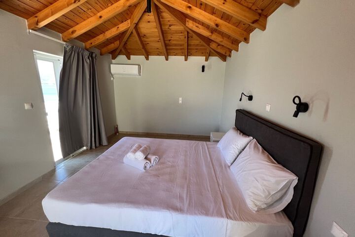Room 3 of 7