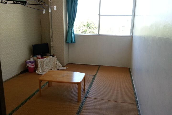 Room 10 of 72